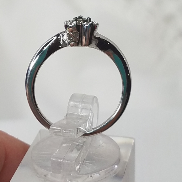 Genuine Diamond Heart shape Ring - Picture 8 of 12